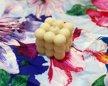 Load image into Gallery viewer, Bubble Cube Candle